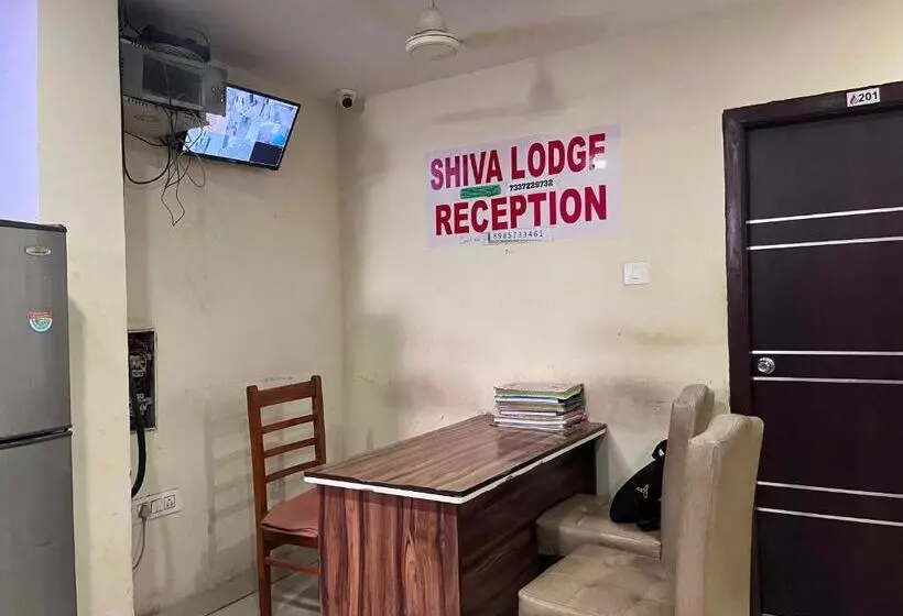 ホテル Oyo Flagship Shiva Lodge