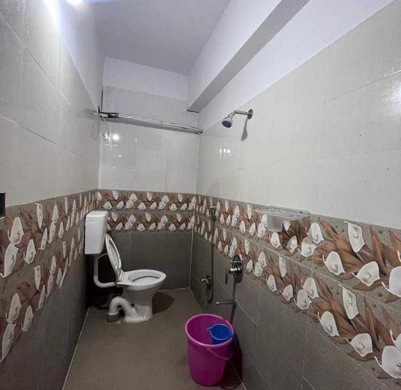 Hotel Oyo Flagship Shiva Lodge