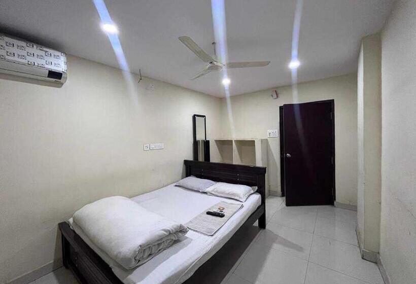 Hotel Oyo Flagship Shiva Lodge