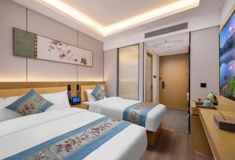 East Sacred Hotel Very Close To The Drum Tower And Nanluoguxiang Houhai Bar Very Close To The Bird