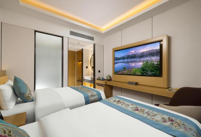 East Sacred Hotel Very Close To The Drum Tower And Nanluoguxiang Houhai Bar Very Close To The Bird