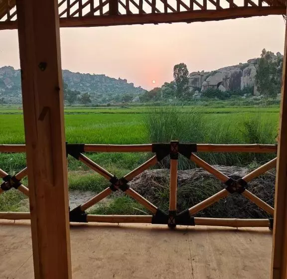 ペンション The Sundown Hampi