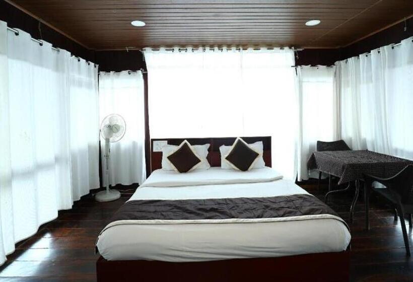 منتجع Coorg Tree House