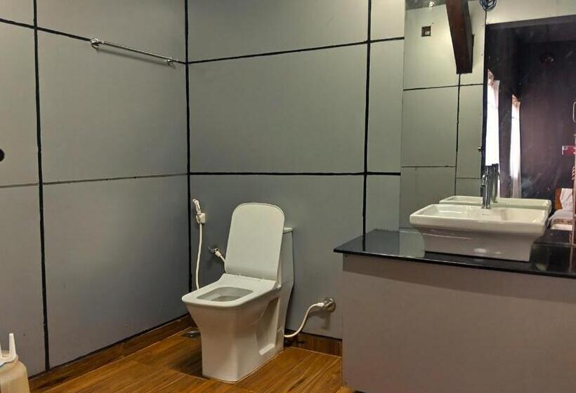 منتجع Coorg Tree House