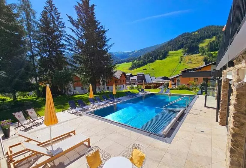 Evident Hotel Prägant