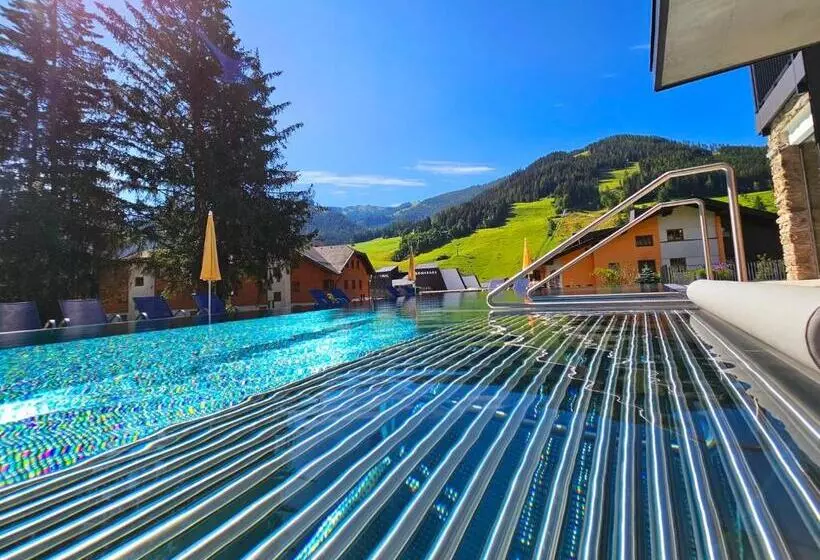 Evident Hotel Prägant