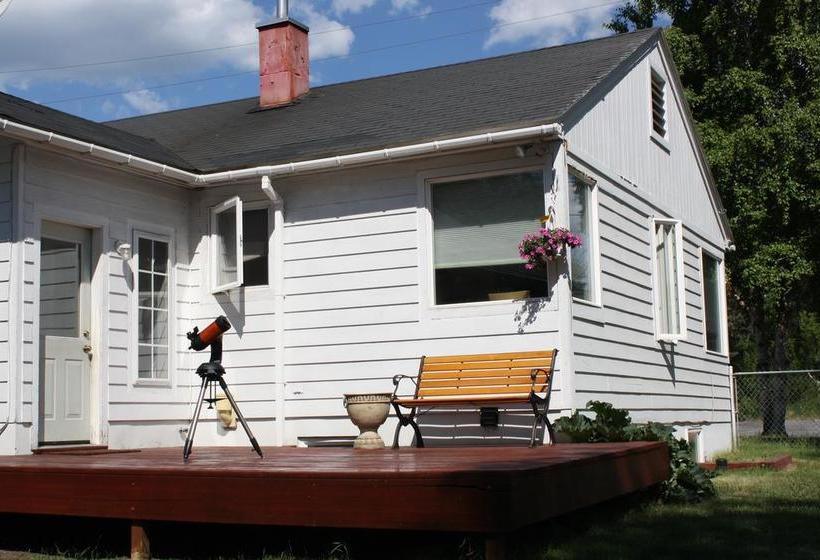 Hotel 9th Ave Hostel