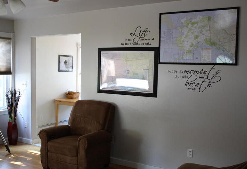 Hotel 9th Ave Hostel