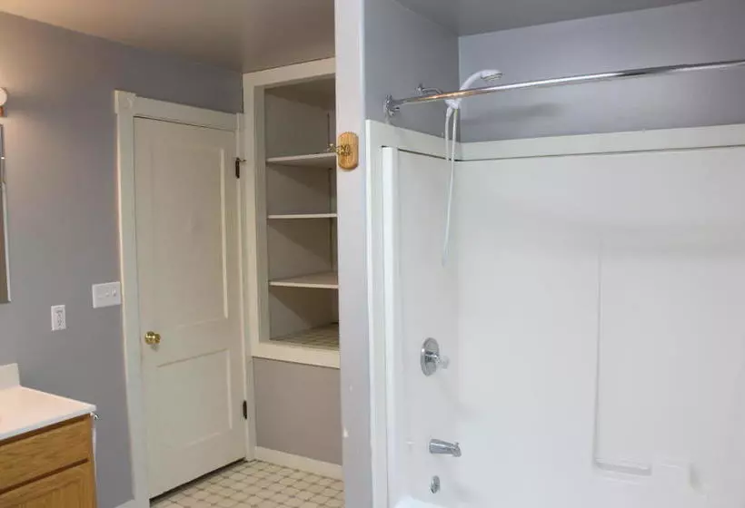 ホテル 9th Ave Hostel