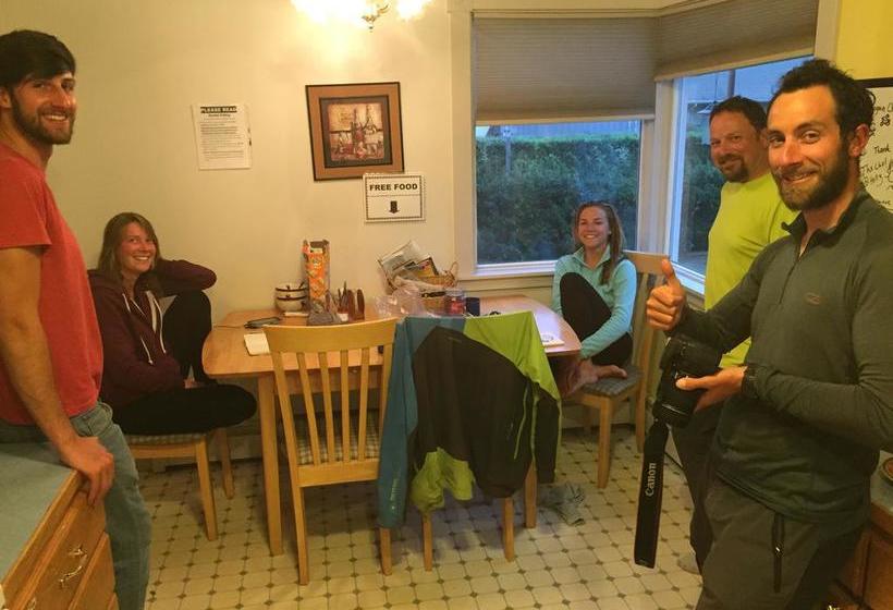 Hotel 9th Ave Hostel