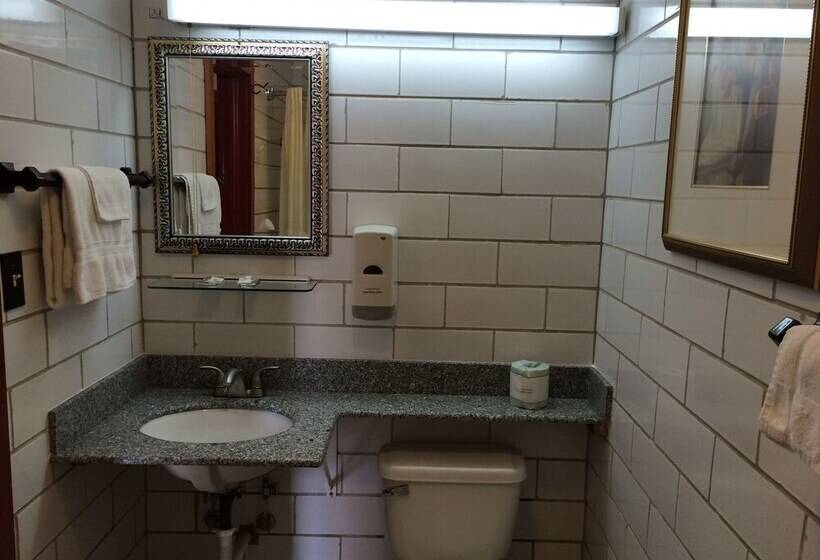 בית מלון כפרי Budget Inn   Scottsboro