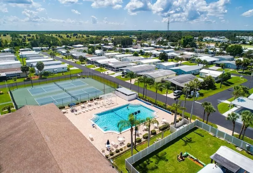 ホテル Buttonwood Bay Rv Resort