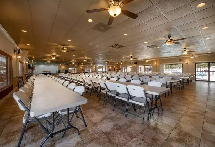 ホテル Buttonwood Bay Rv Resort