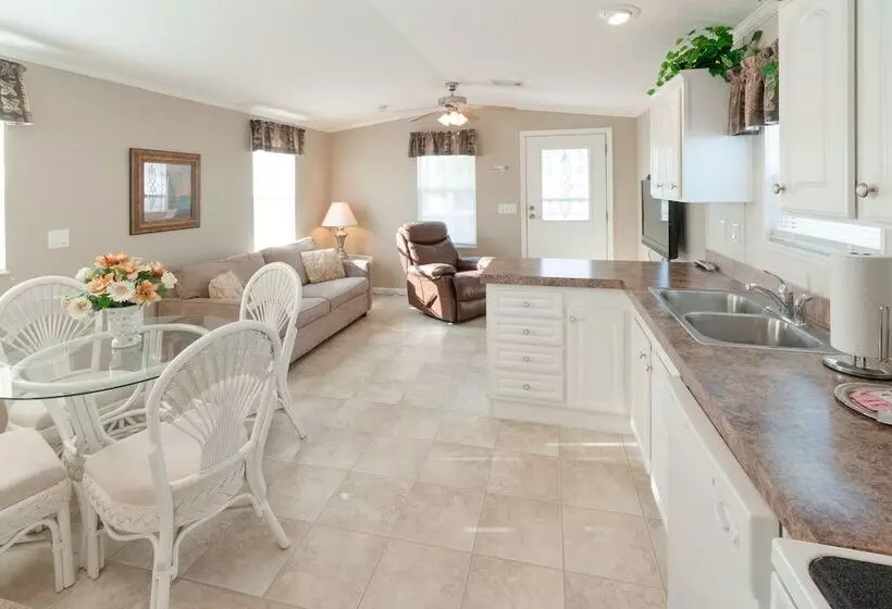 ホテル Buttonwood Bay Rv Resort
