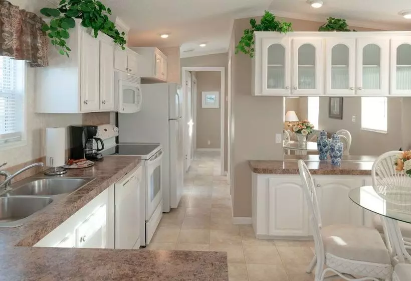 ホテル Buttonwood Bay Rv Resort