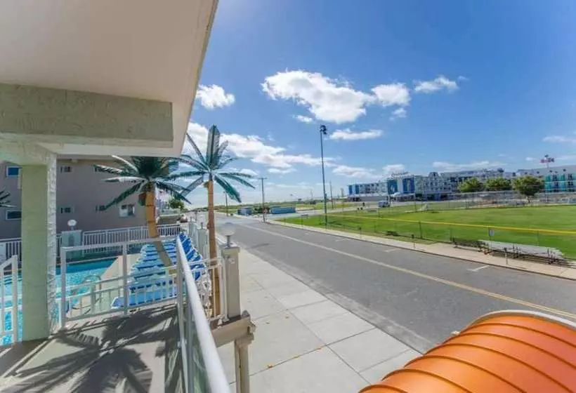 Hotelli Crystal Beach Motor Inn
