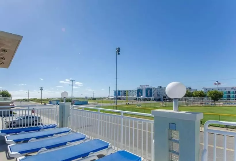 Hotelli Crystal Beach Motor Inn
