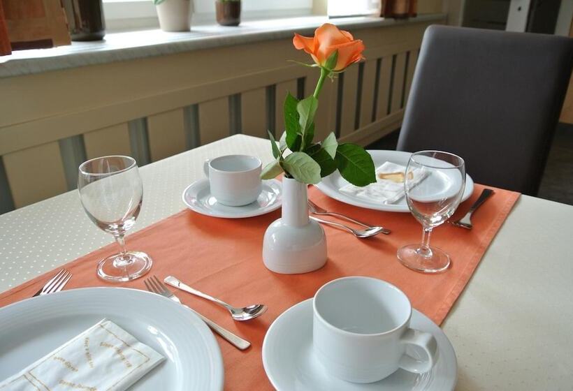 Отель Frühstückspension Paradiesgartl