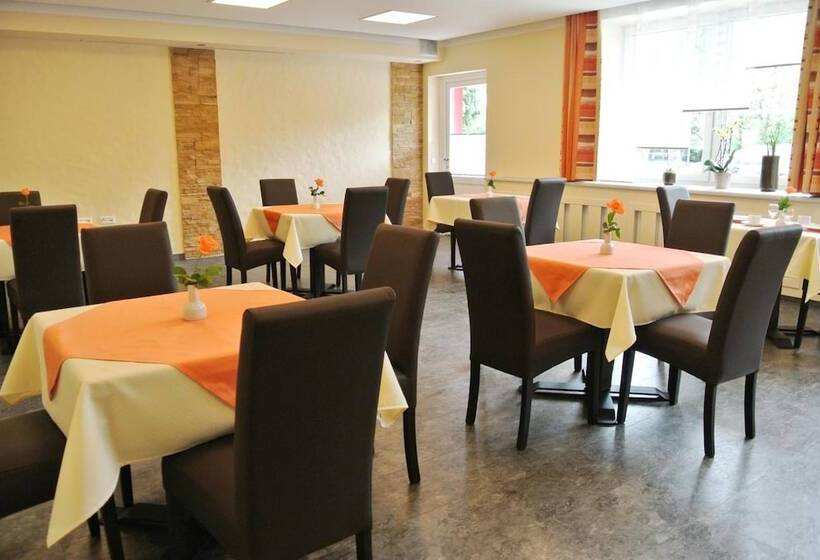 Отель Frühstückspension Paradiesgartl