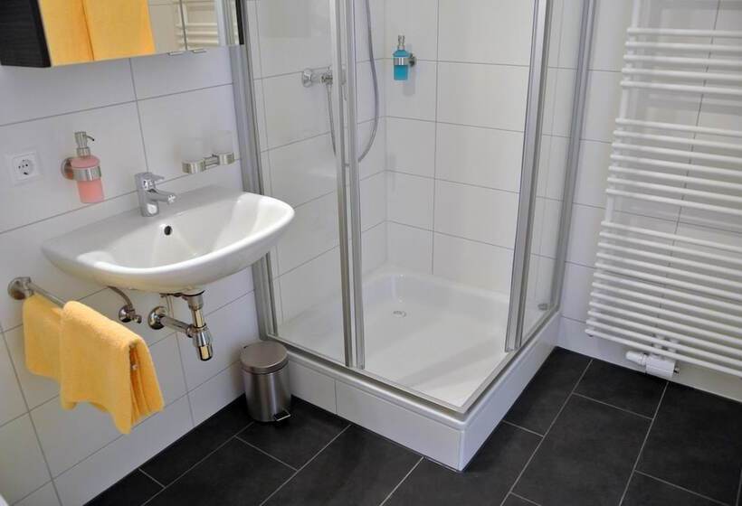 Отель Frühstückspension Paradiesgartl