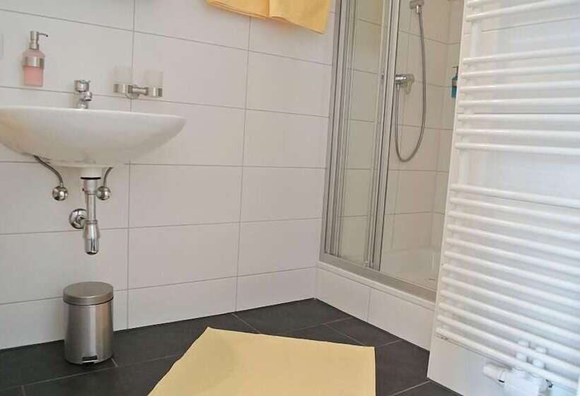 Отель Frühstückspension Paradiesgartl