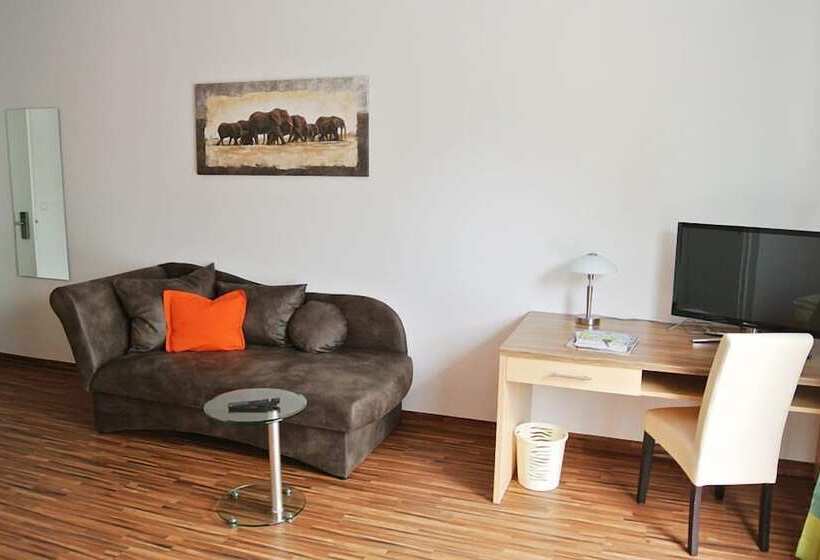 Отель Frühstückspension Paradiesgartl