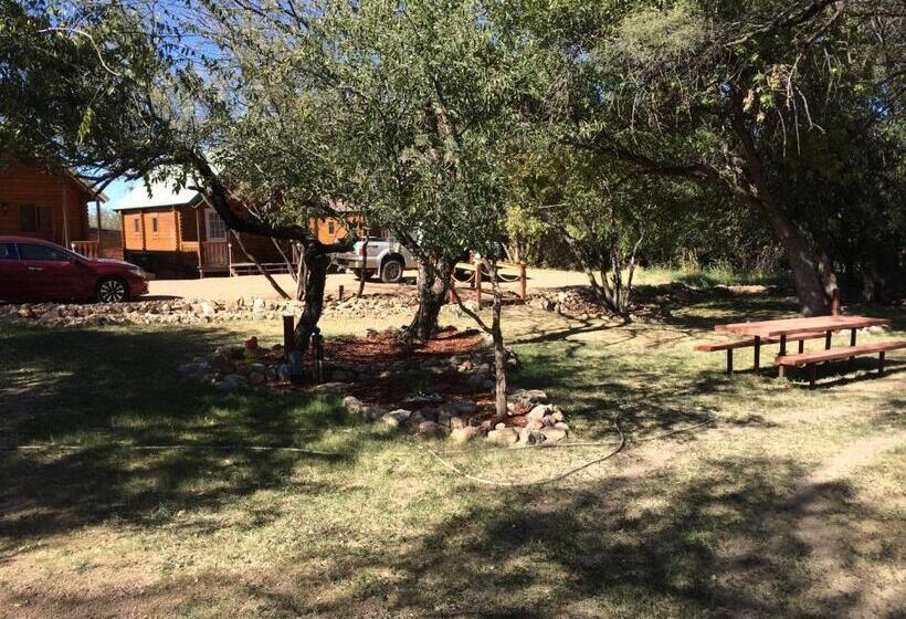 فندق Katie's Cozy Cabins