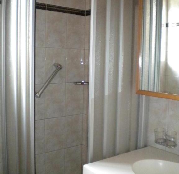 ホテル Pension Köberl