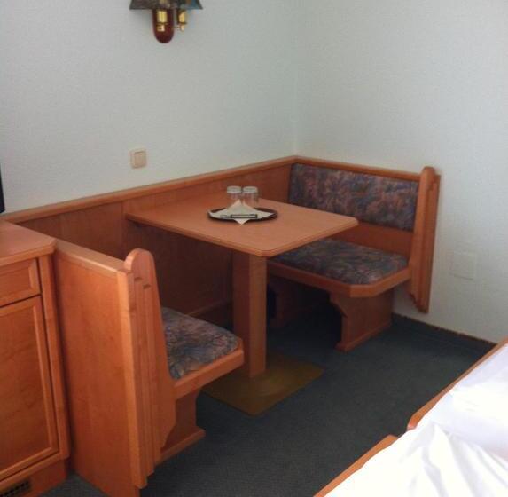 ホテル Pension Köberl