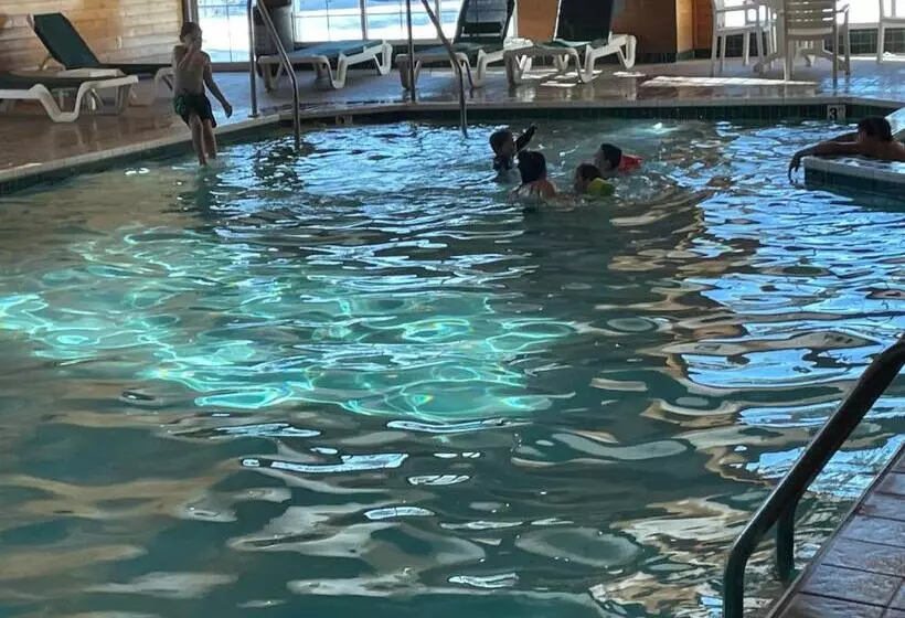 Hotelli Pheasant Park Resort