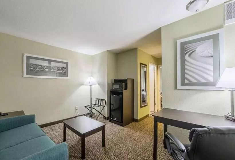 هتل Quality Inn & Suites University Area