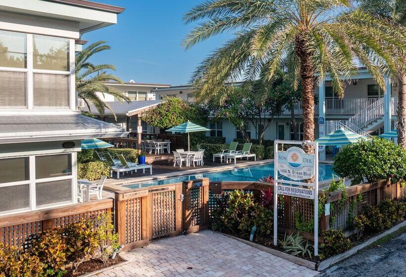 Отель Sun Dek Beach House