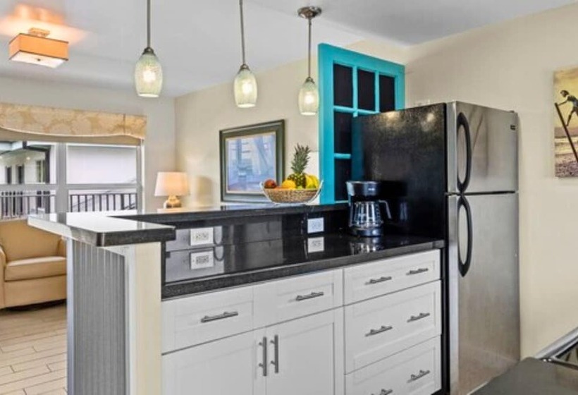 Отель Sun Dek Beach House