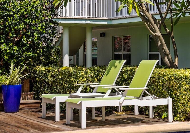 Отель Sun Dek Beach House