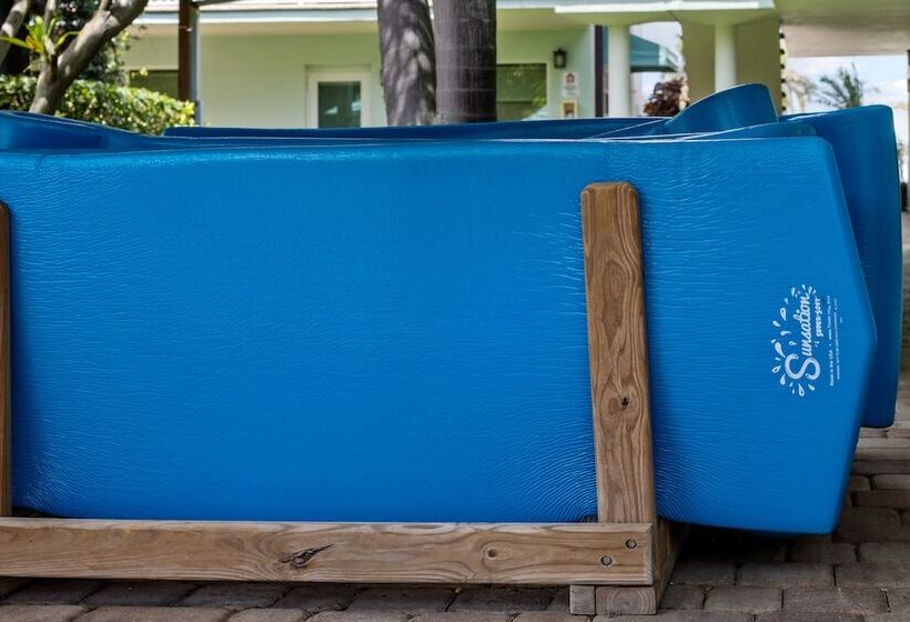 Отель Sun Dek Beach House