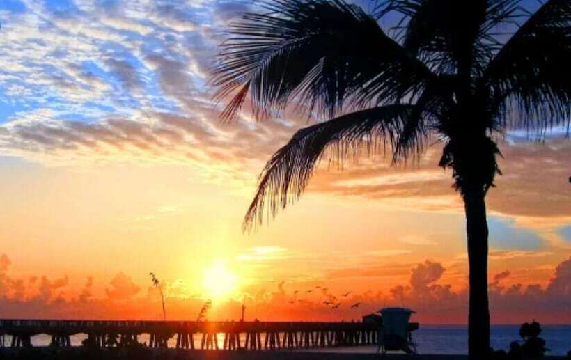 Отель Sun Dek Beach House