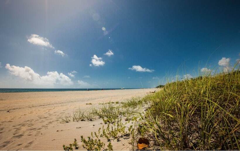 Отель Sun Dek Beach House