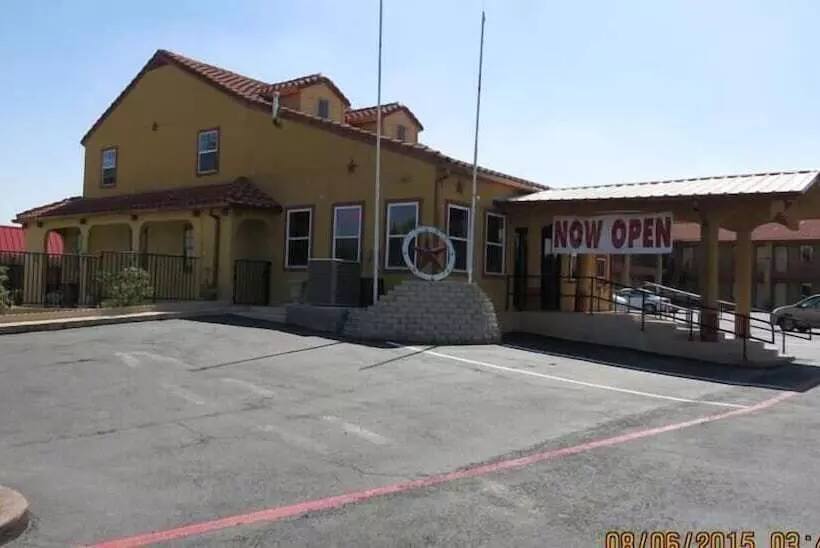 ホテル Taylor Village Inn And Suites