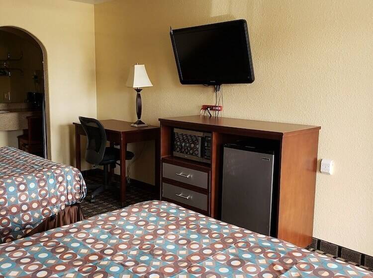 فندق Taylor Village Inn And Suites