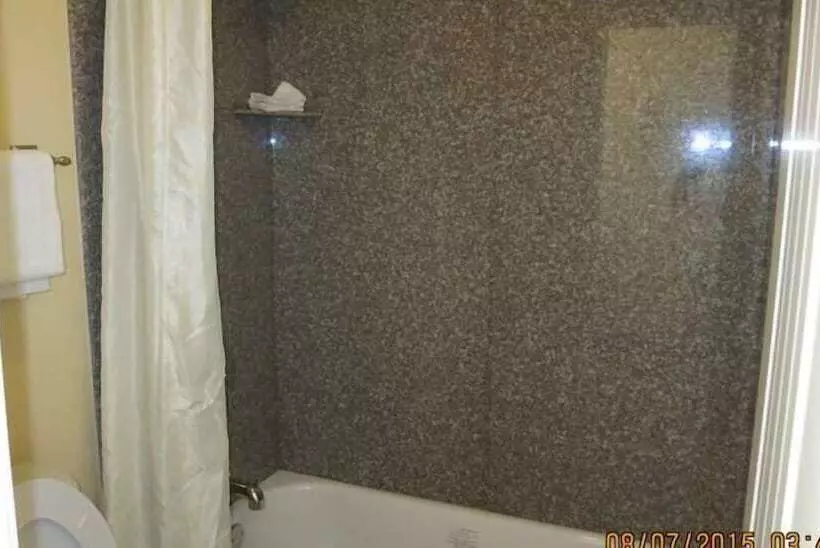 ホテル Taylor Village Inn And Suites