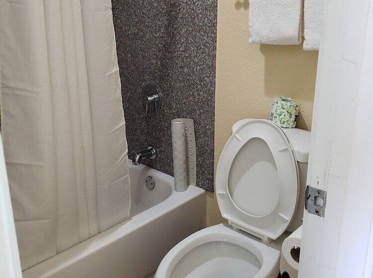 فندق Taylor Village Inn And Suites