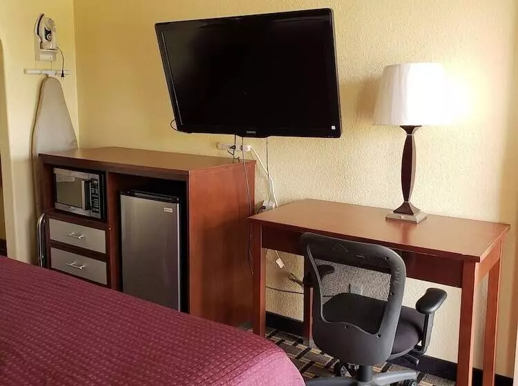 ホテル Taylor Village Inn And Suites