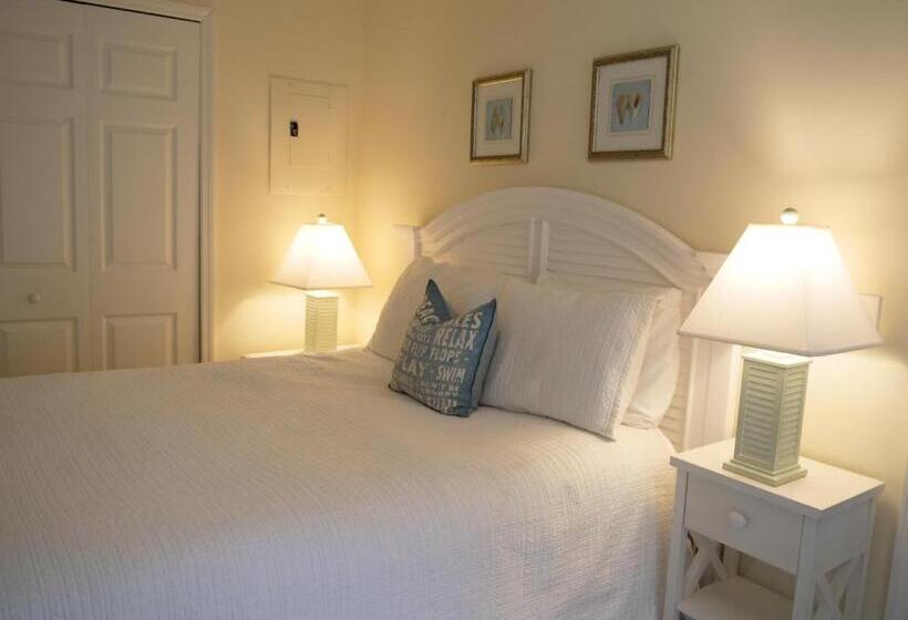 בית מלון כפרי The Sea Spray Resort