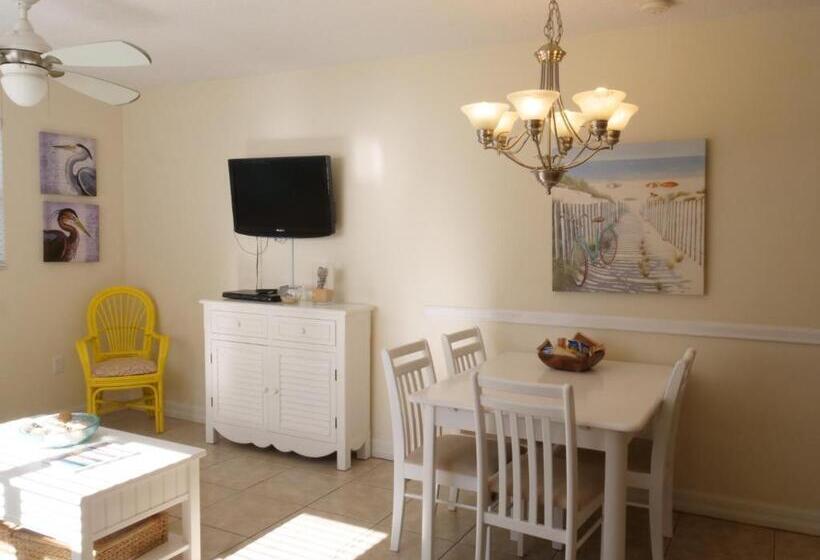 בית מלון כפרי The Sea Spray Resort