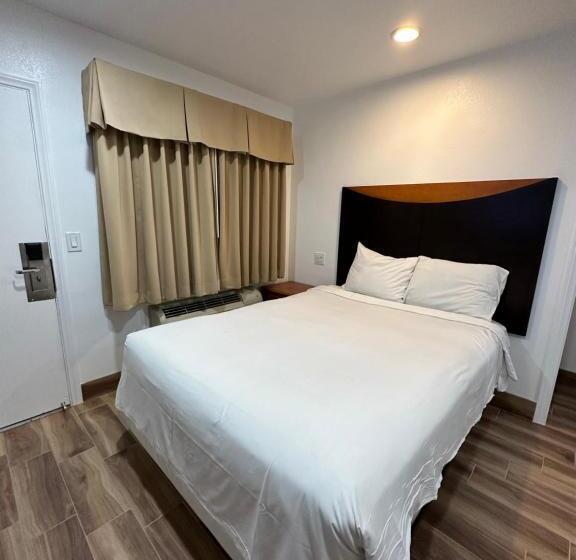 酒店 Town And Country Inn