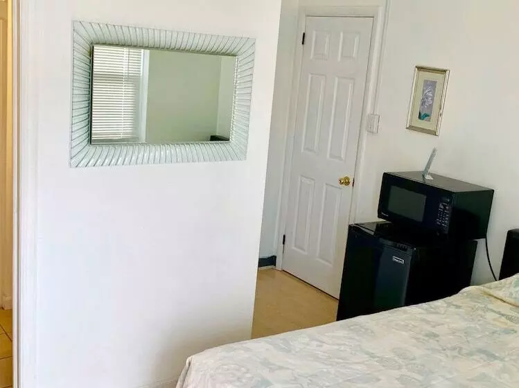 White Caps Motel