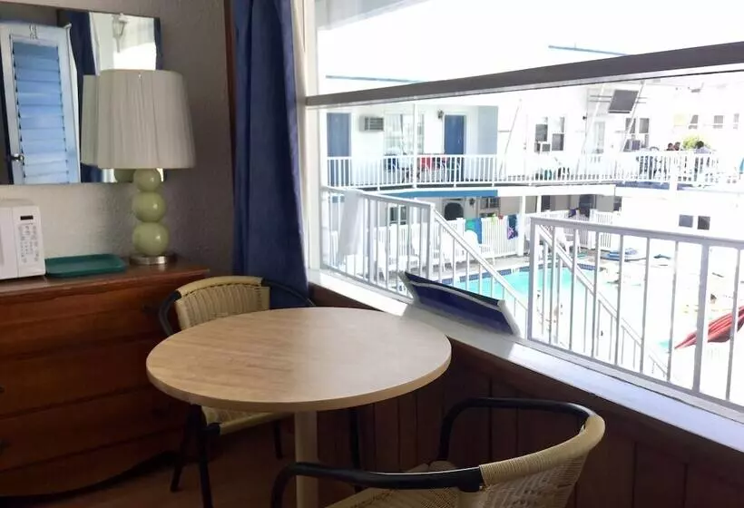 White Caps Motel