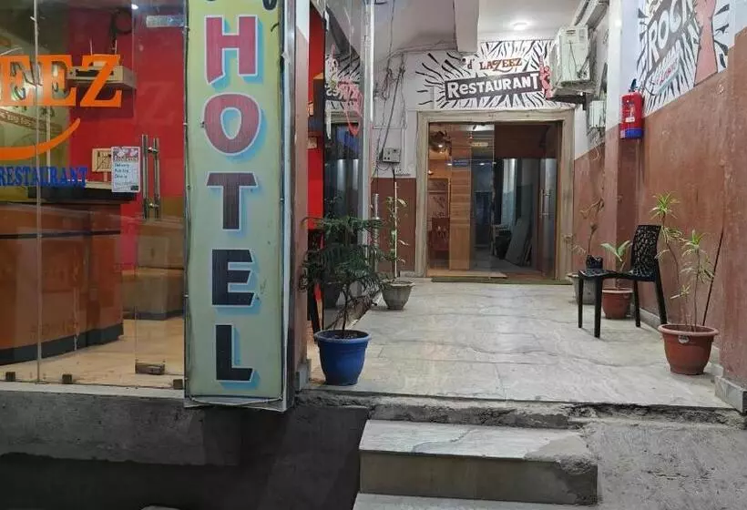 D Lazeez Hotel & Restaurant