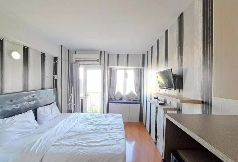 ホテル Oyo Life 93106 Apartement Grand Sentraland By Andi