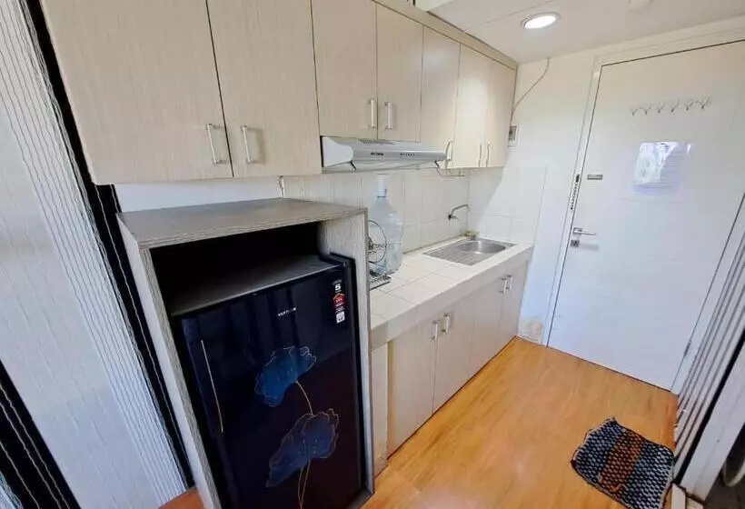 ホテル Oyo Life 93106 Apartement Grand Sentraland By Andi